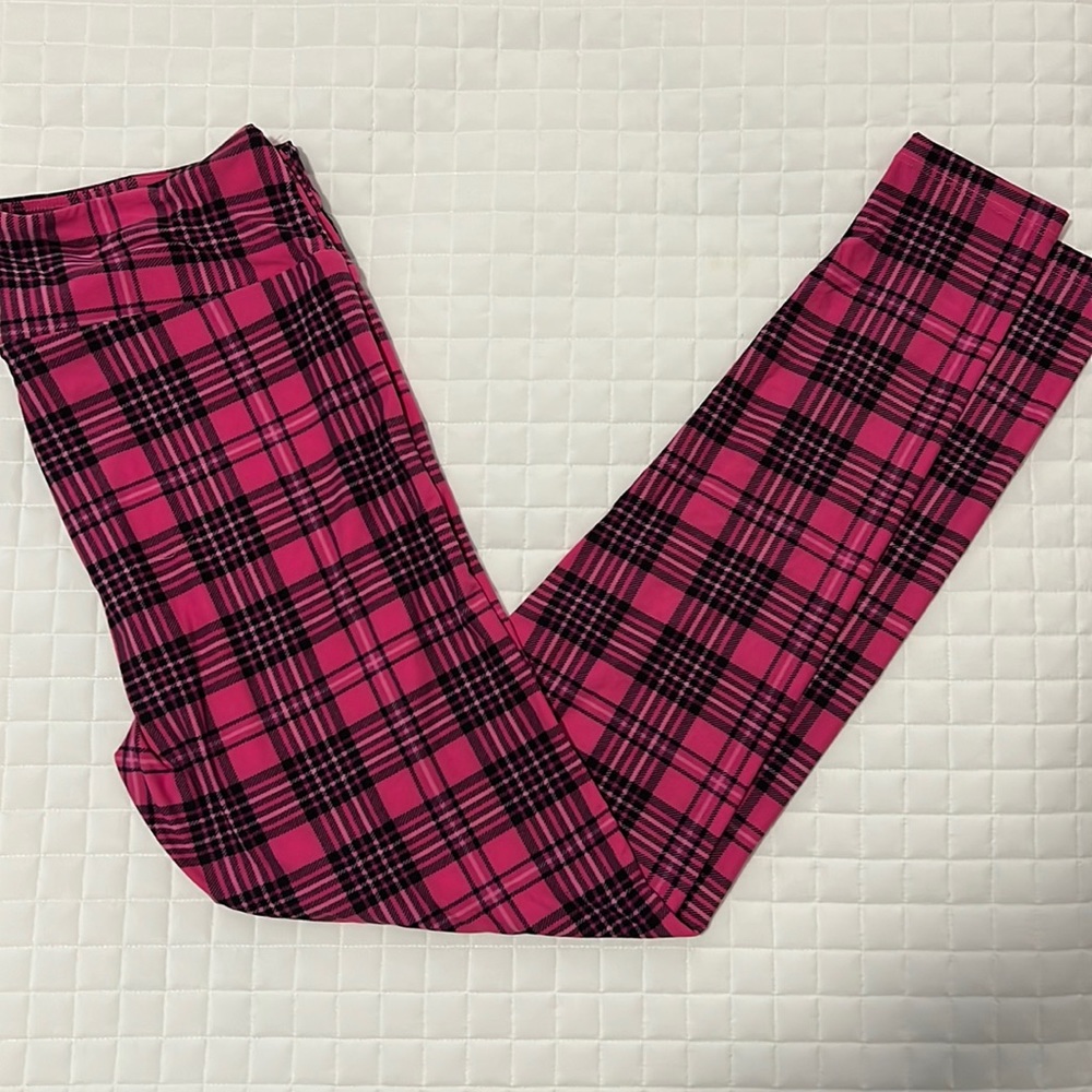 Women’s LuLaRoe pink/black plaid leggings, Size T/C